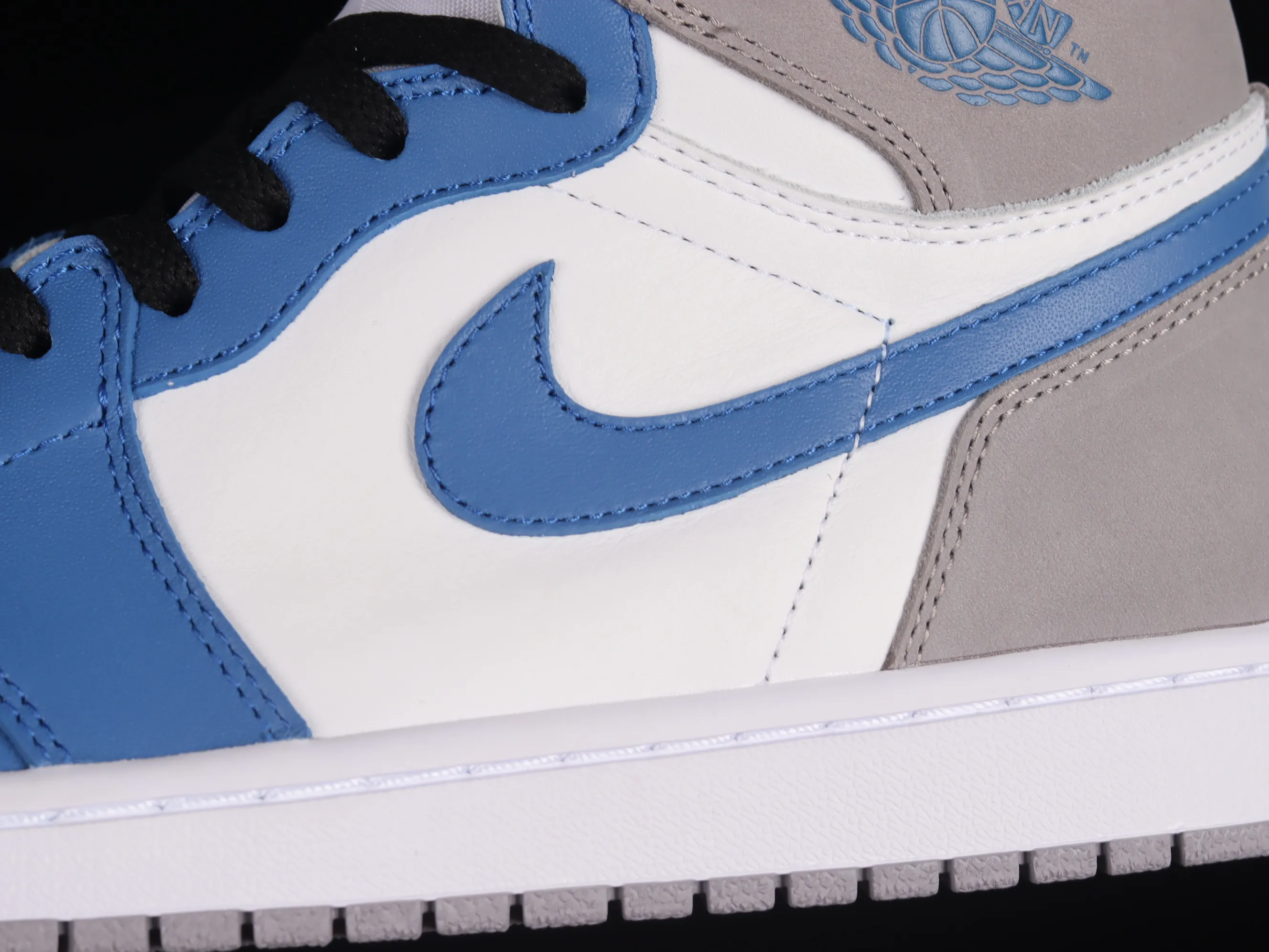 All categories Air Jordan Jordan series basketball shoes Air Jordan 1 High X version Air Jordan 1 High OG "True Blue" AJ1 Joe 1 white and blue color high-top basketball shoes DZ5485-410